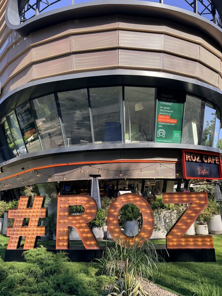 Roz Cafe Bistro Pipera angajeaza bucatar (CALD)